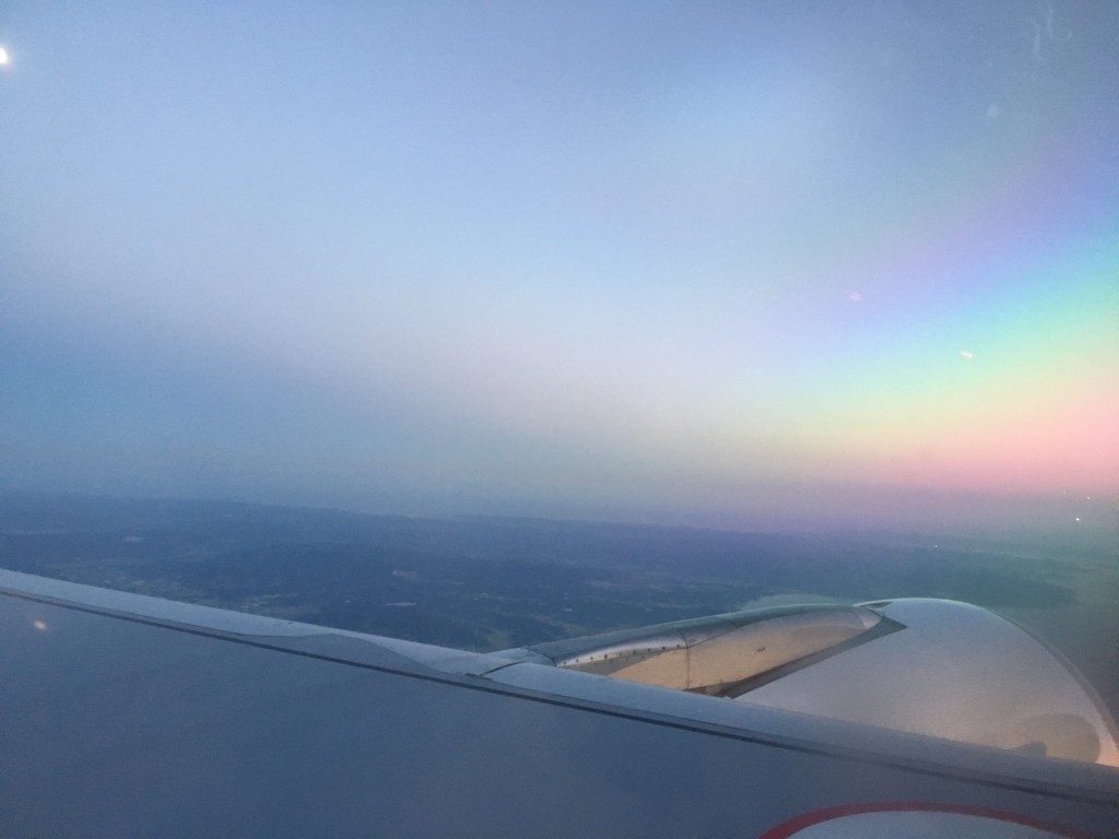 飛行機　虹